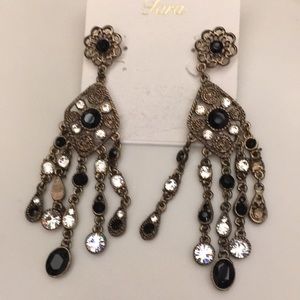 NWT Tara drop earrings